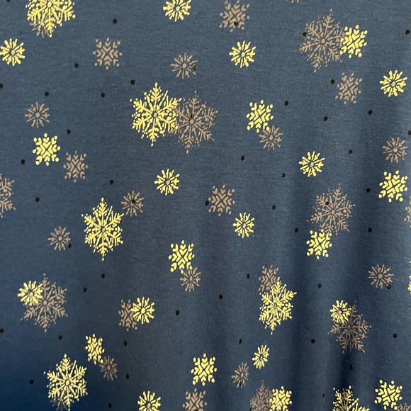 Croft and Barrow Snowflake tee - Picture 3 of 3